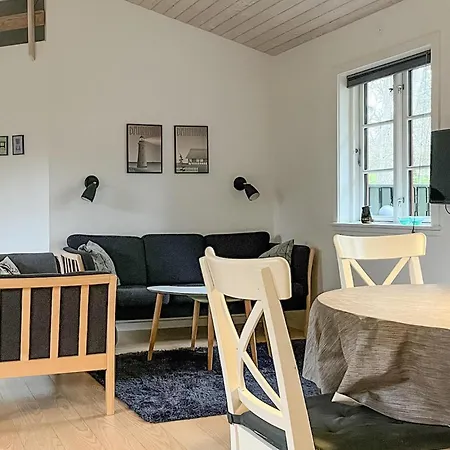 Fint Hjem I Med Utendørsbasseng * Neksø