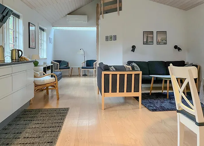 In With Outdoor Swimming Pool Сasa de vacaciones *