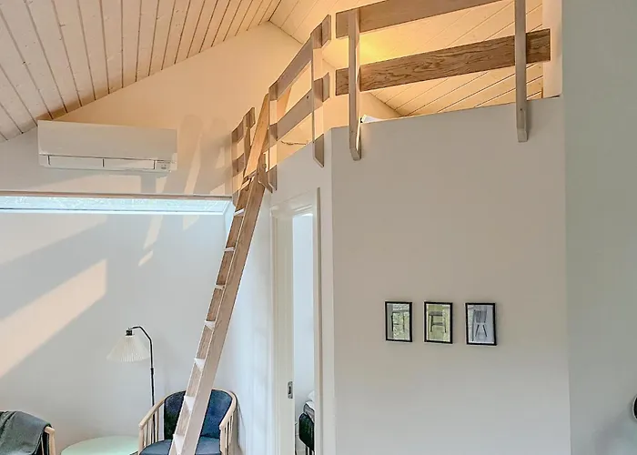 In With Outdoor Swimming Pool Сasa de vacaciones Neksø